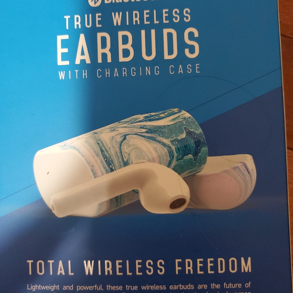 True wireless earbuds